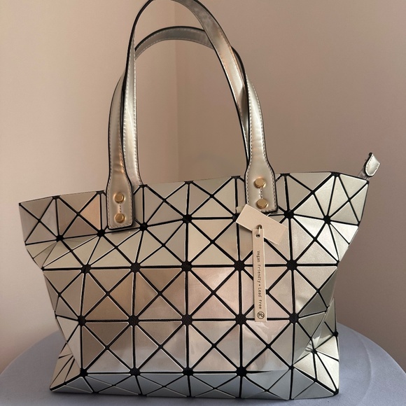 Silver Black Large Geometric Tote Handbag Diagonal Square Pattern Zip - Picture 1 of 4